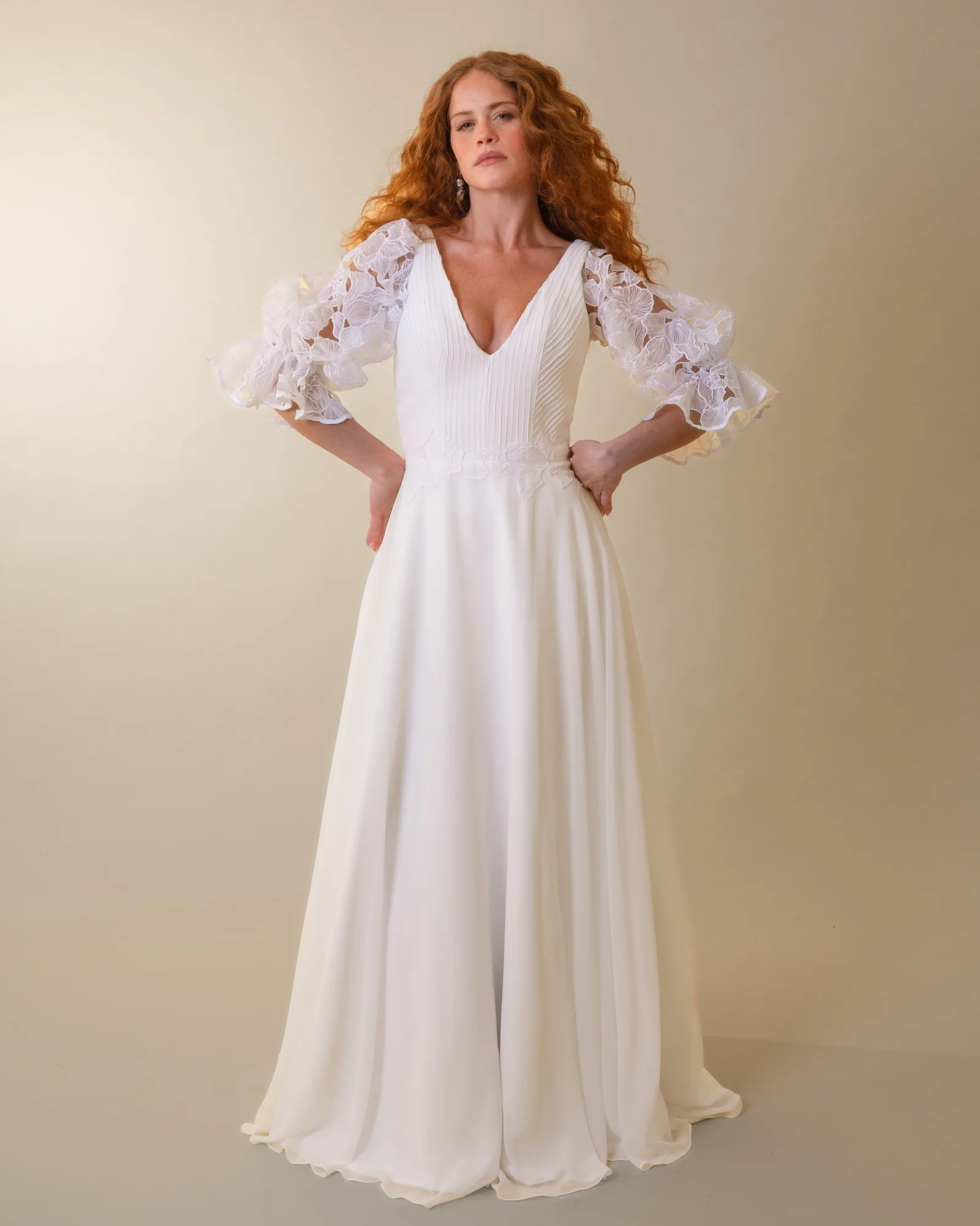 Vestido Luciana de frente, corpo inteiro